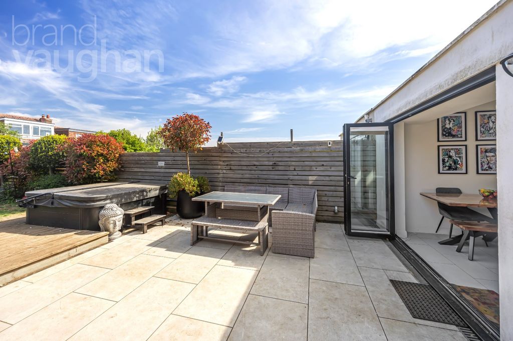 Property photo 3 of 24 Picture No. 20