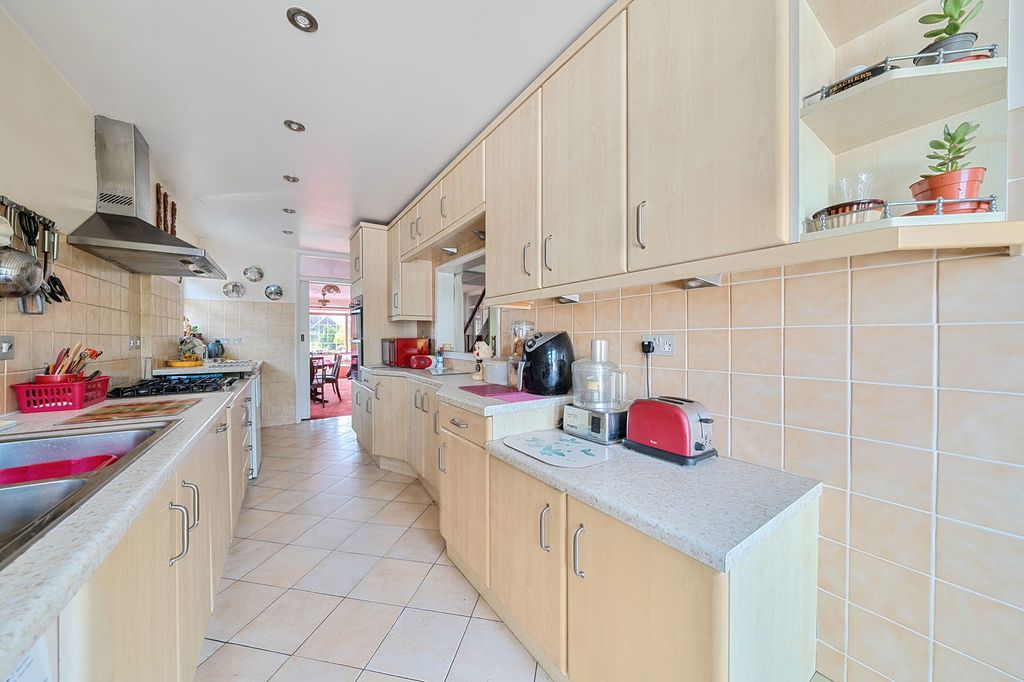 Property photo 3 of 26