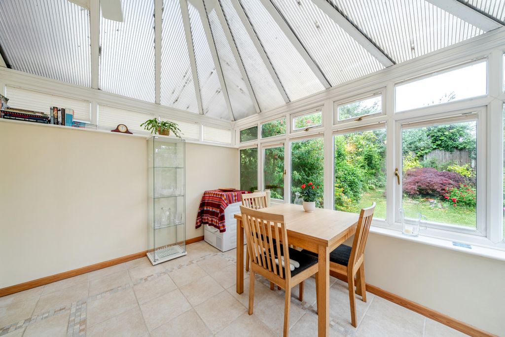 Property photo 3 of 21 1472563-15-6A293d...