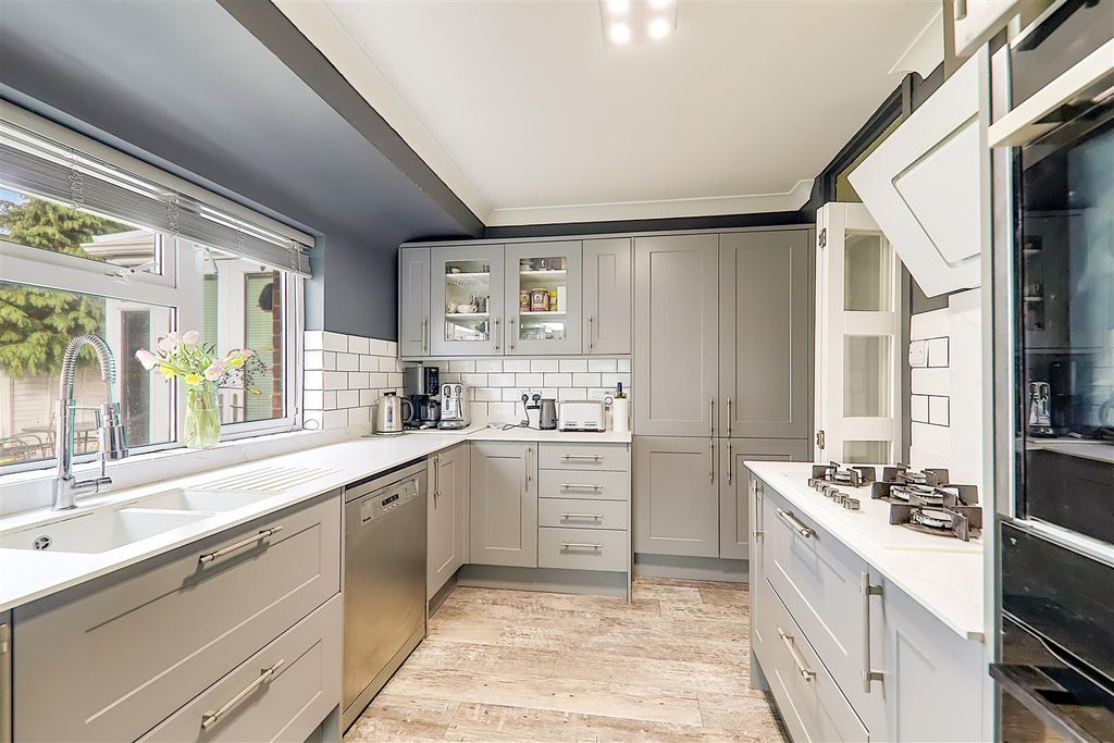 Property photo 2 of 20 Img_7019-Img_7021.Jpg