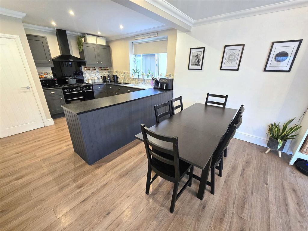 Property photo 3 of 19 Lounge/Diner/Kitchen