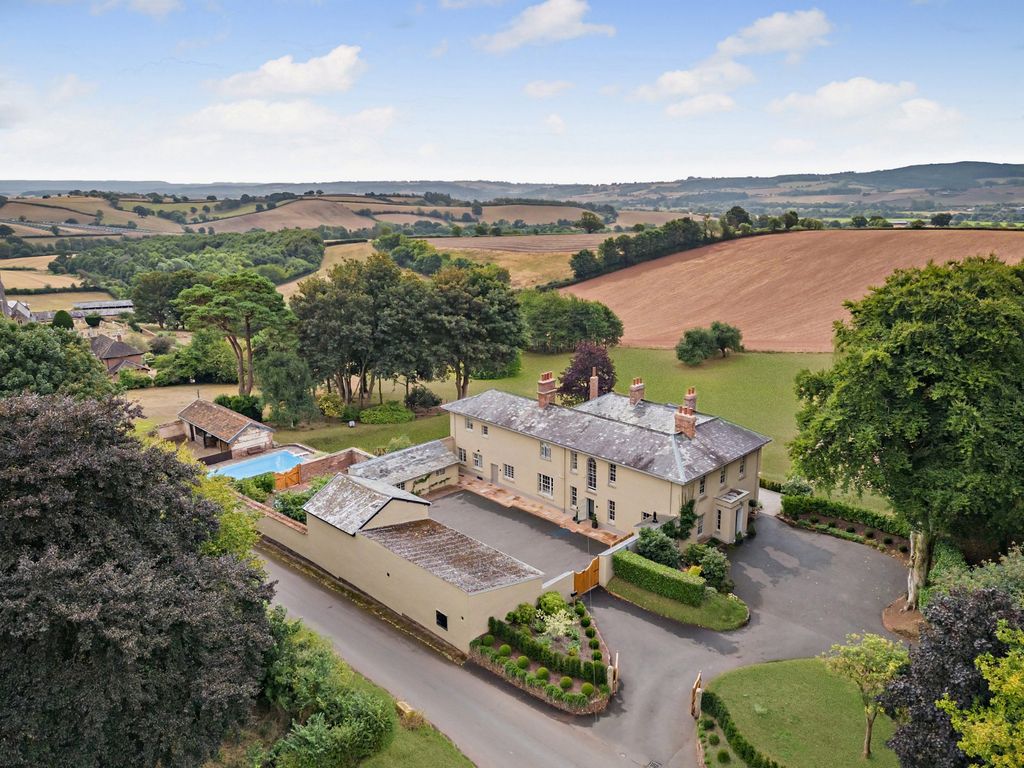 Property photo 1 of 27 Shobrooke House