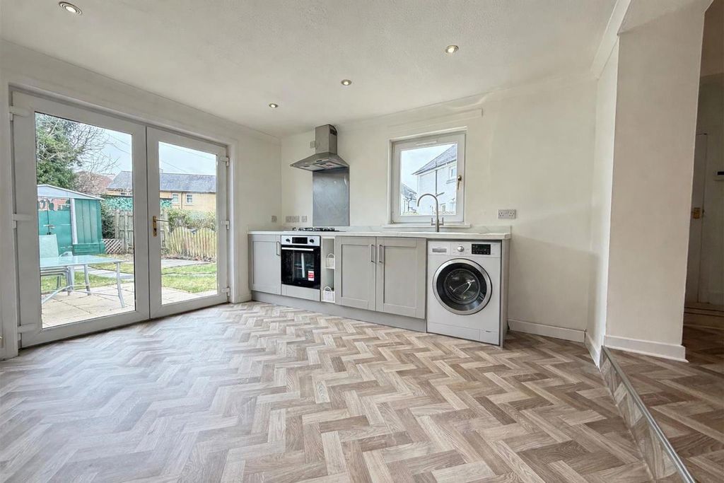 Property photo 3 of 12 Kitchen