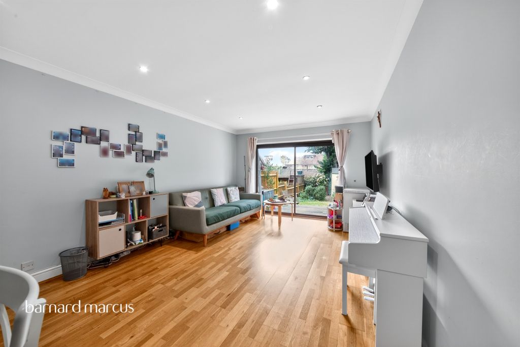 Property photo 3 of 12