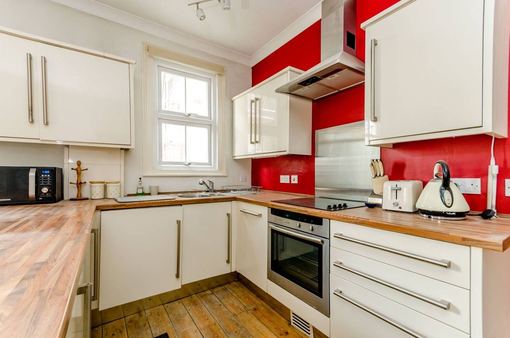 Property photo 2 of 9
