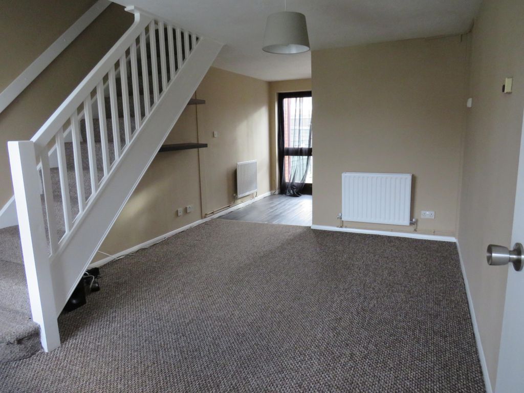 Property photo 2 of 5 Living Room