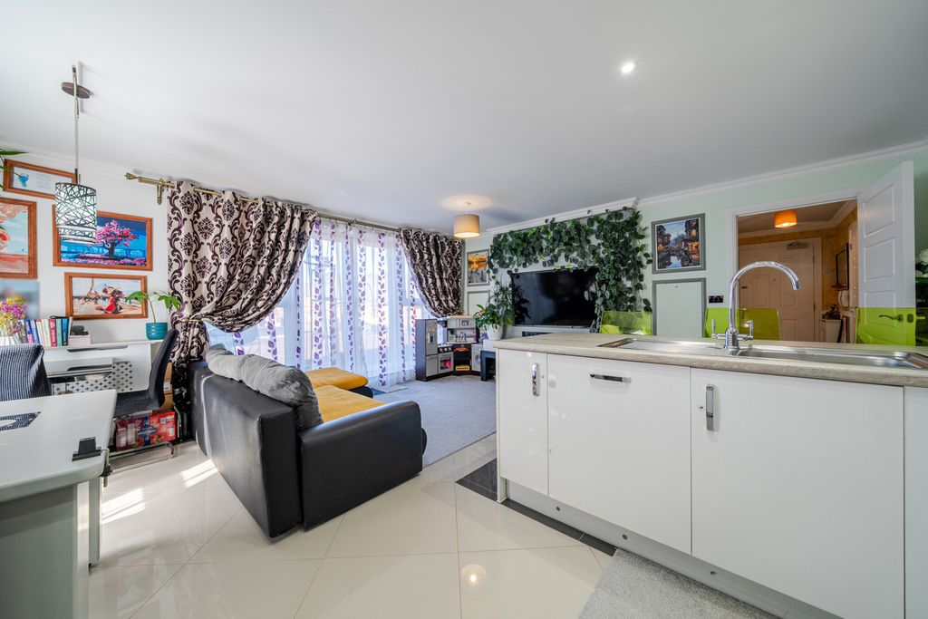 Additional image 19 of 2 bed flat for saleOakes Crescent, Dartford, Kent DA1