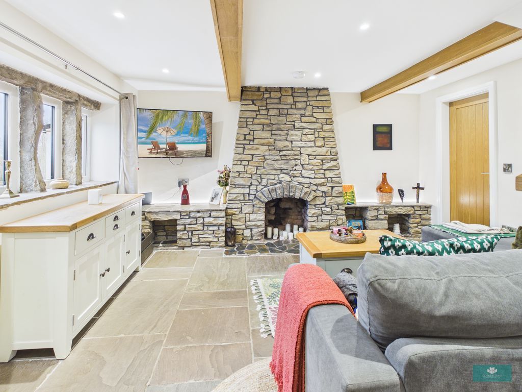 Property photo 3 of 28 Photo 5