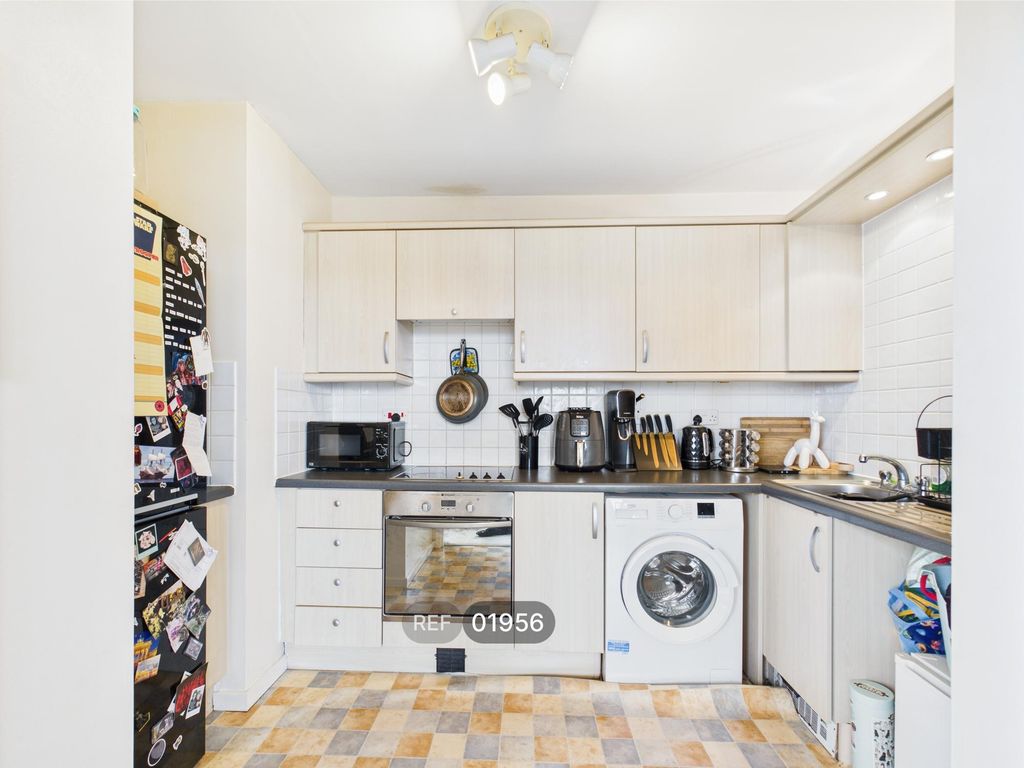 Property photo 1 of 11 Kitchen