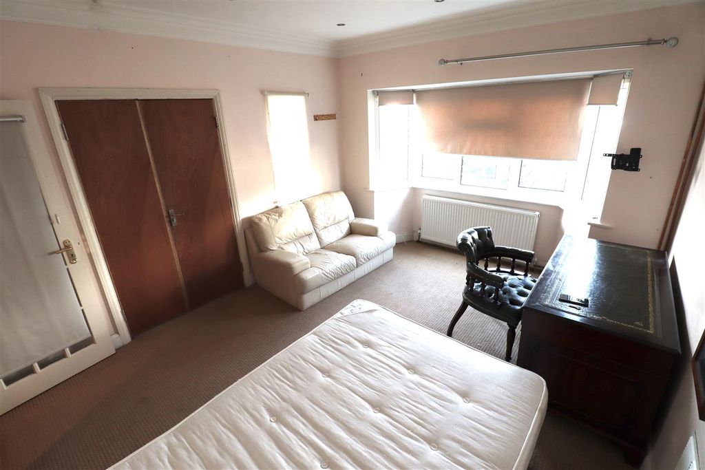 Property photo 3 of 11 Img_1358.Jpg