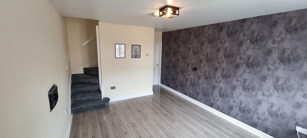 Property photo 2 of 8 Photo-2025-11-11-16-57-35.Jpg