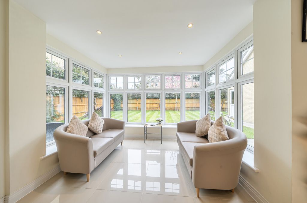 Property photo 2 of 25