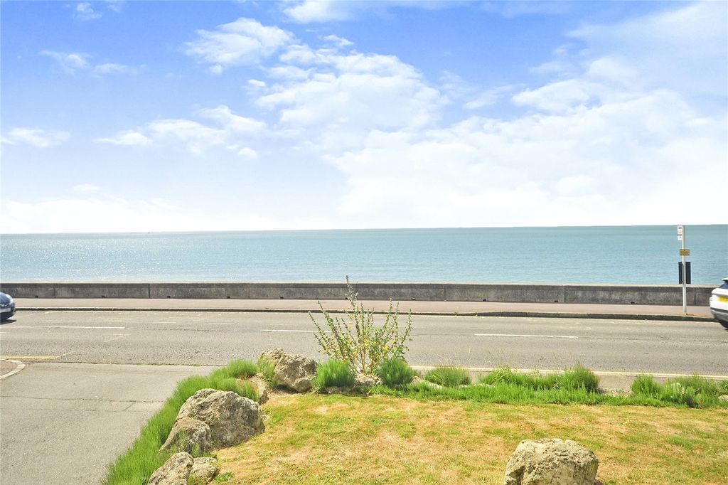 Property photo 3 of 14 Front Views