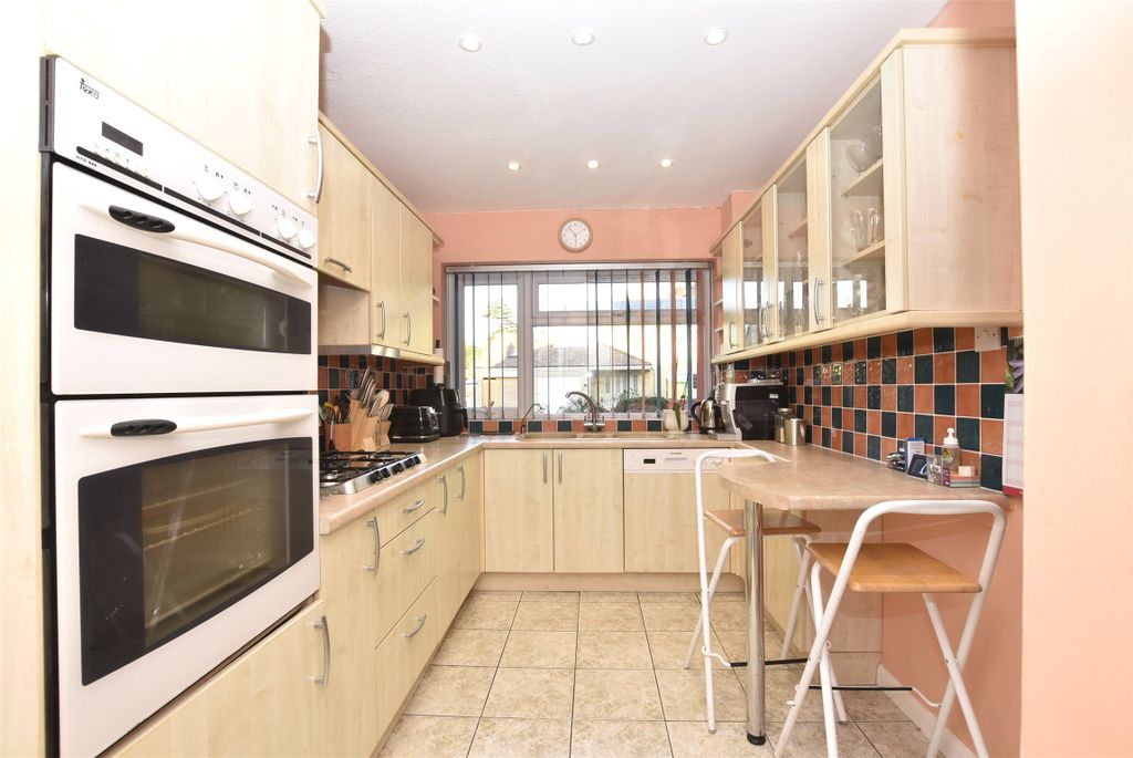 Property photo 2 of 15 Picture No. 10