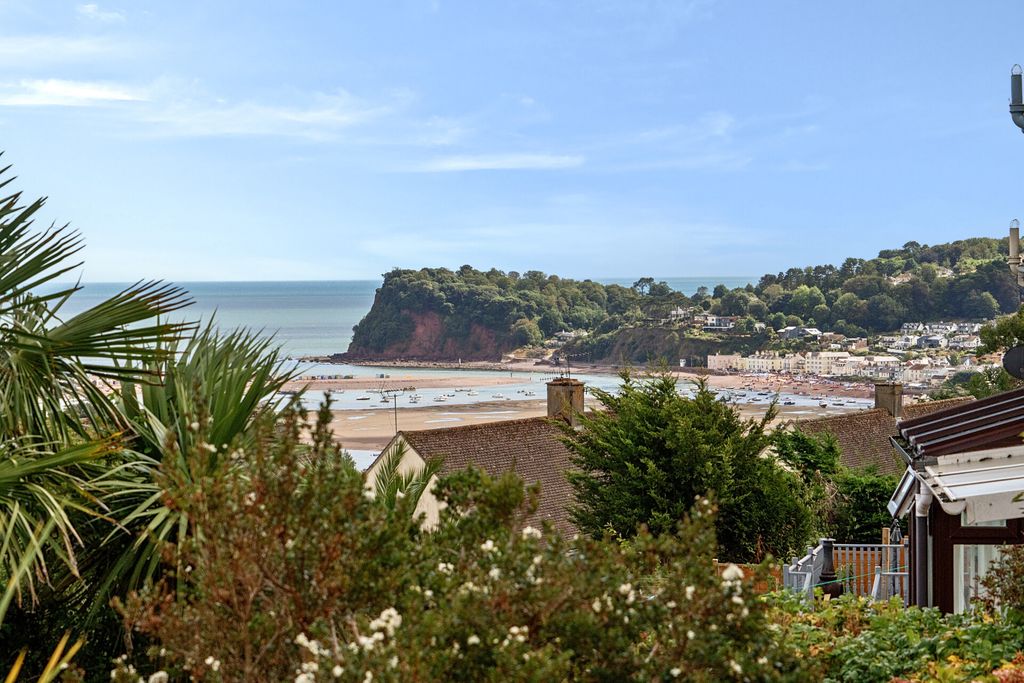 Property photo 1 of 22 Sea Views
