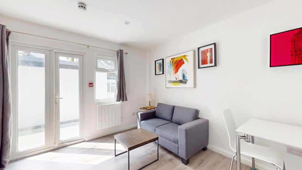 Property photo 2 of 12