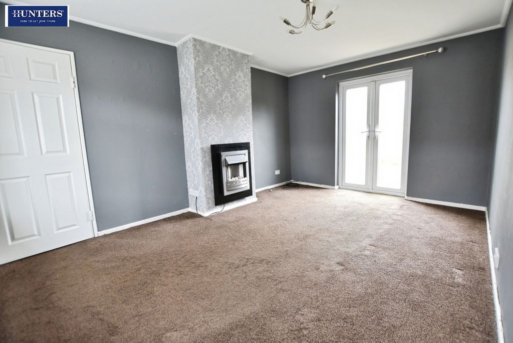 Property photo 3 of 16 Living Room