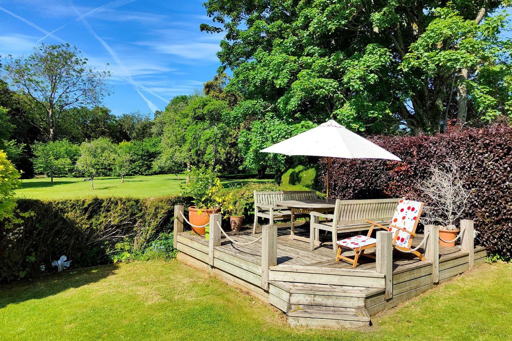 Property photo 2 of 15