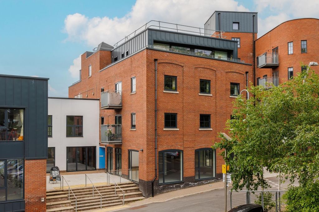 Property photo 2 of 15 121 Paintworks, Bs4-20.Jpg