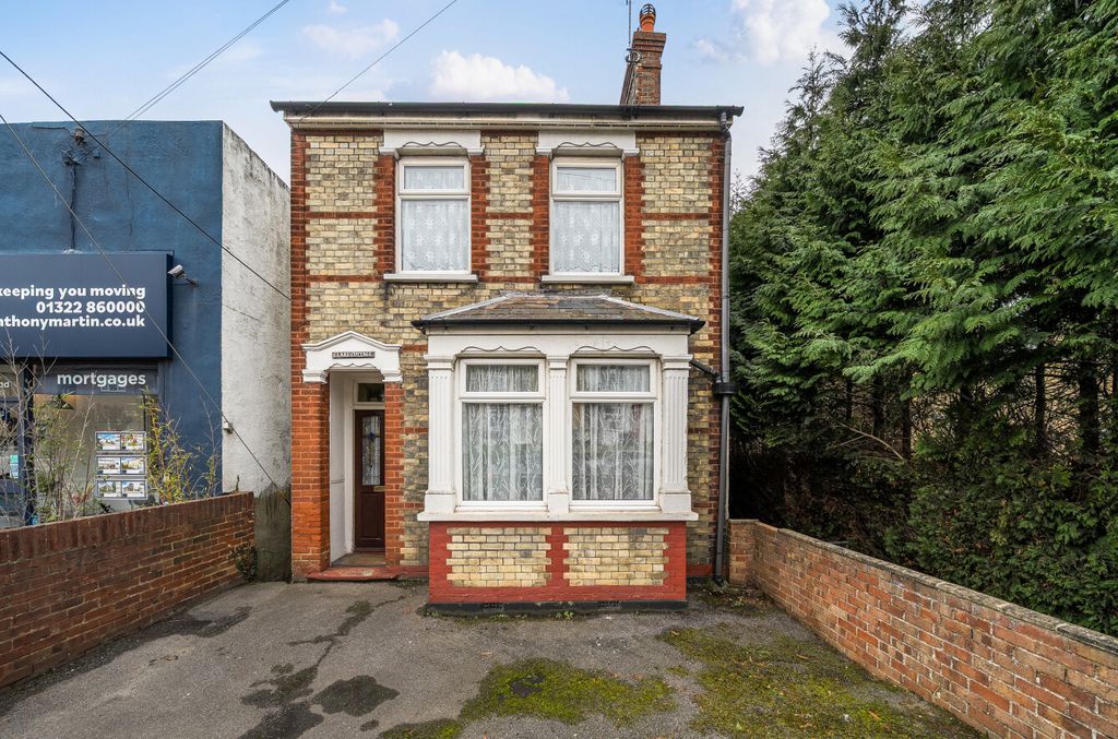 Property photo 1 of 20 1415931-2-6995Cda...