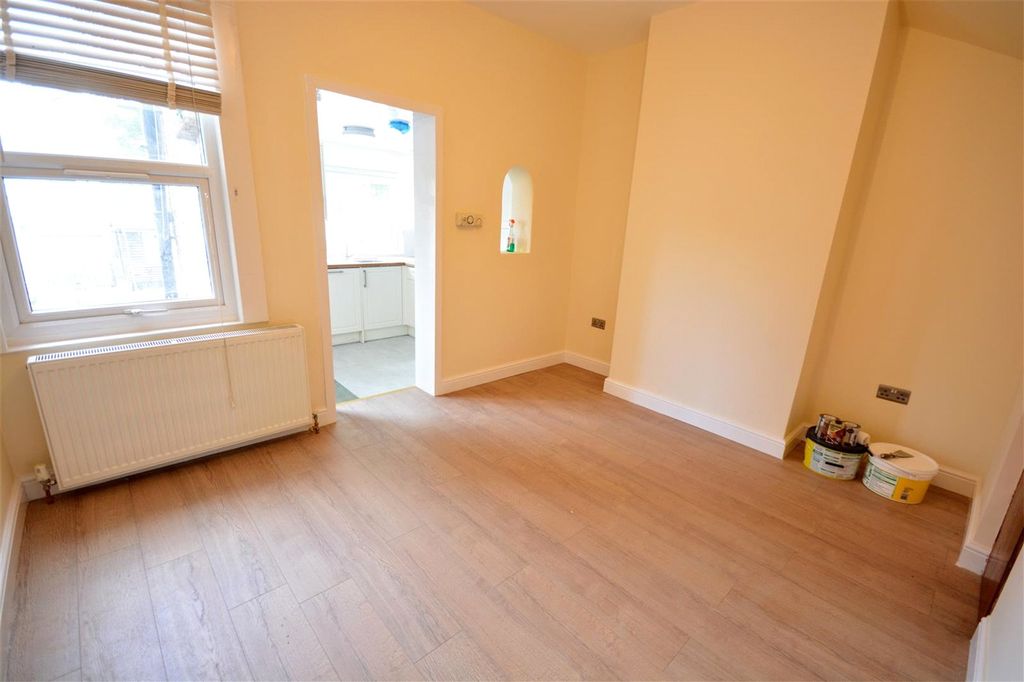 Property photo 3 of 9 Picture No. 07