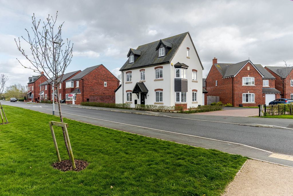 Property photo 1 of 25