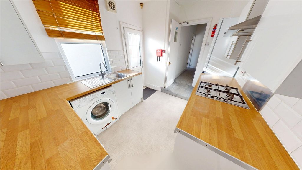 Property photo 2 of 11 Picture No. 25