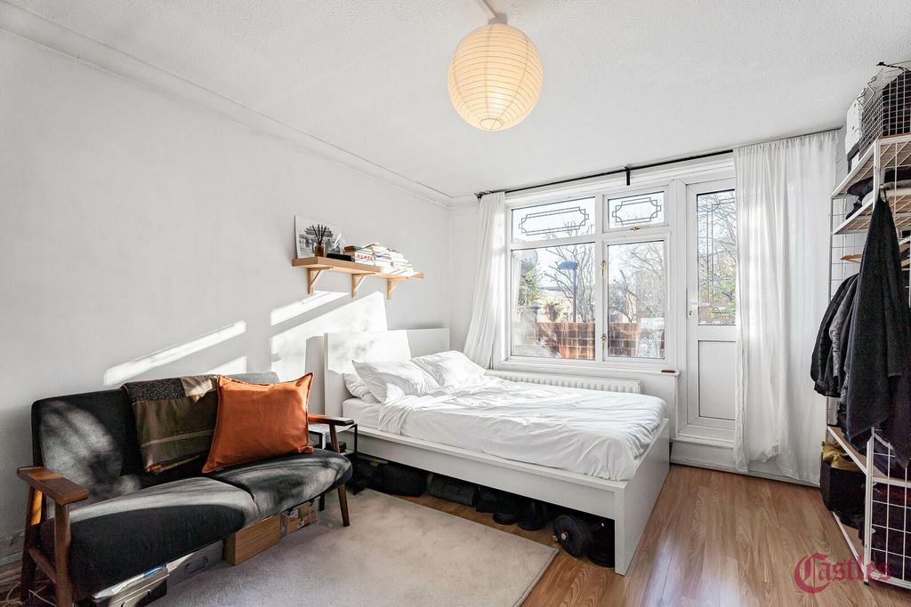 Property photo 3 of 31 Bedroom