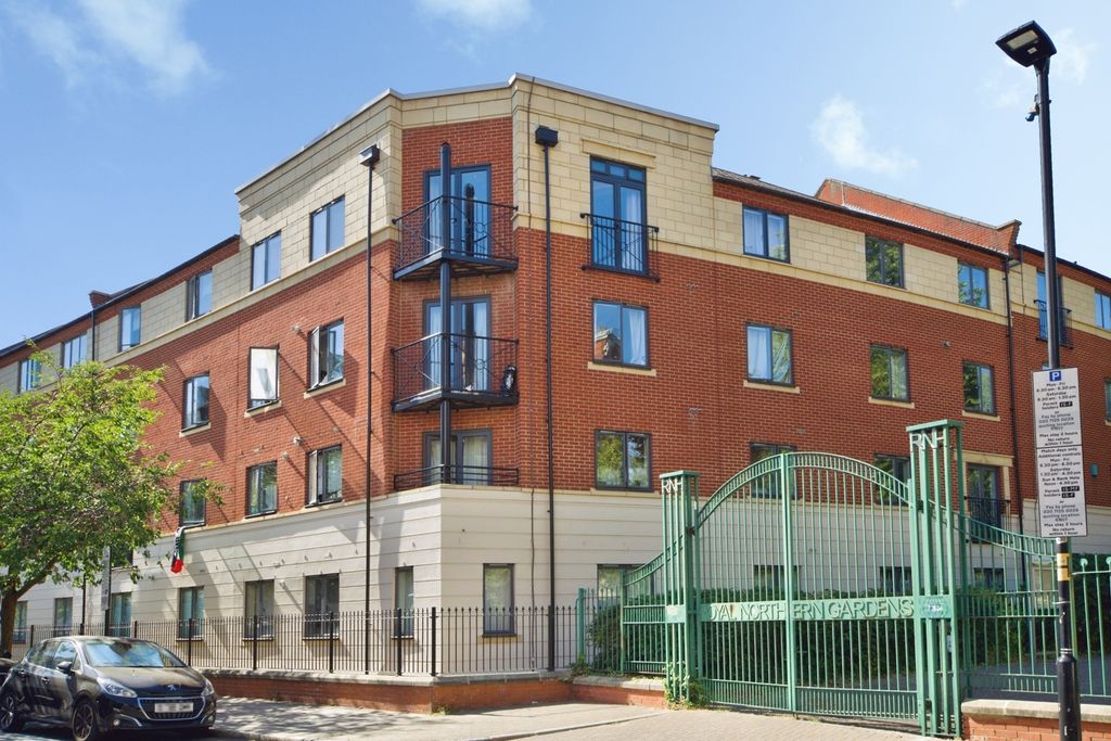 Property photo 1 of 11 External View