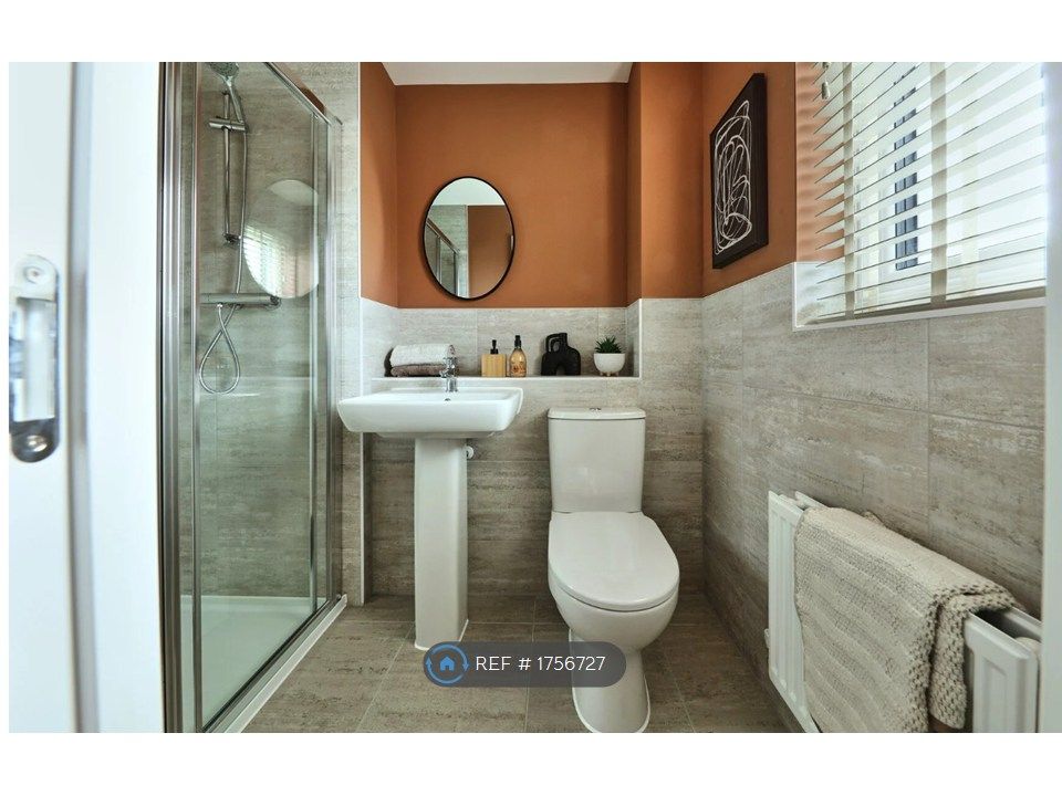 Property photo 3 of 9 Ensuite