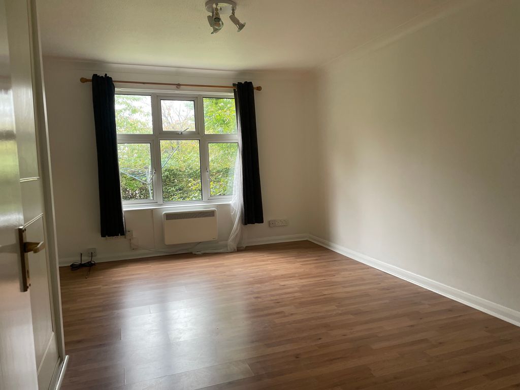 Property photo 3 of 4