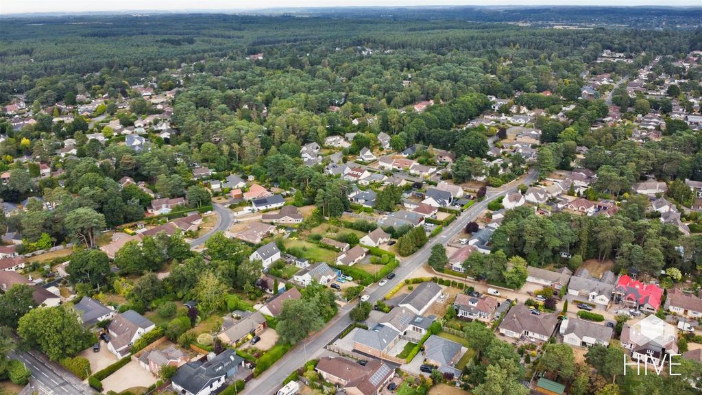 Property photo 2 of 23