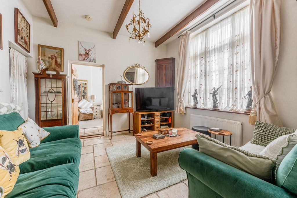 Property photo 3 of 18