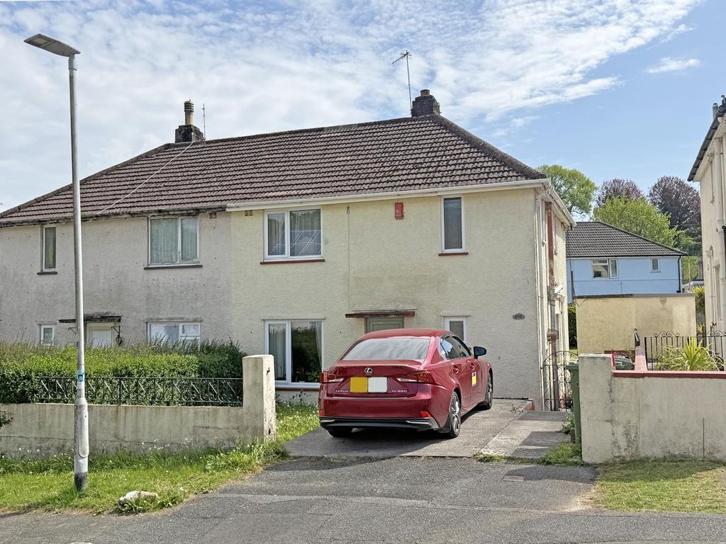 Property photo 1 of 15 Thames Gardens 5 - Front.Jpg