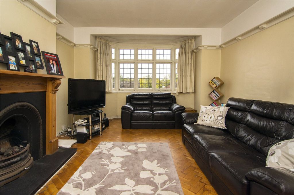 Property photo 2 of 6 Living Room