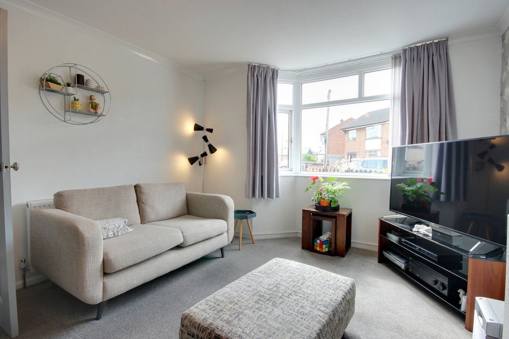 Property photo 3 of 18 1 Lounge A