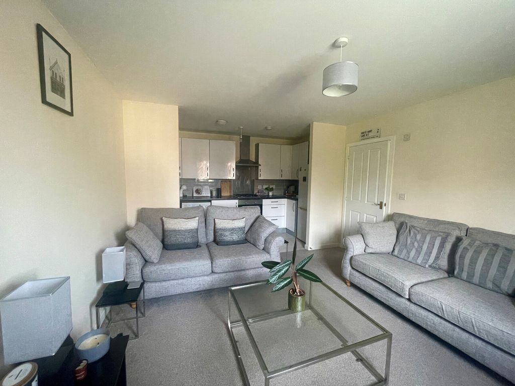 Property photo 2 of 12 Picture No. 18