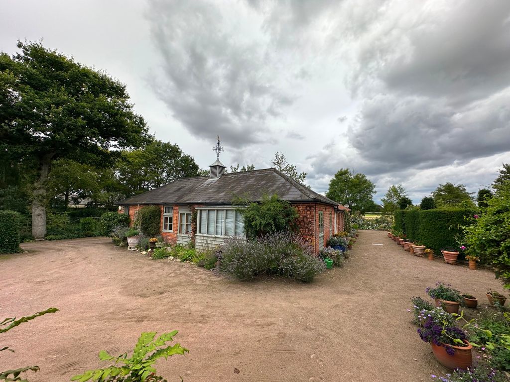 Property photo 1 of 31