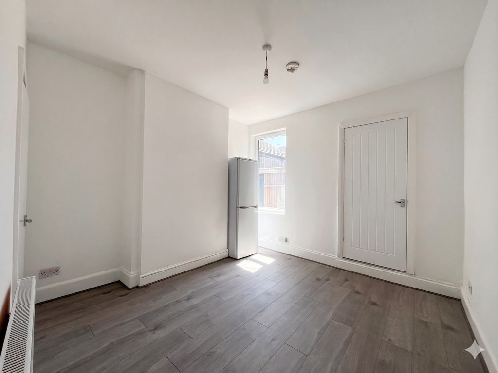 Property photo 3 of 9 5246472