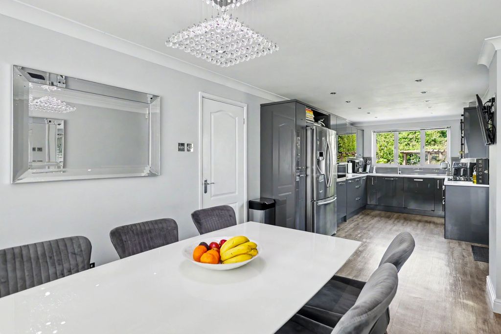 Property photo 2 of 54 Picture No. 90