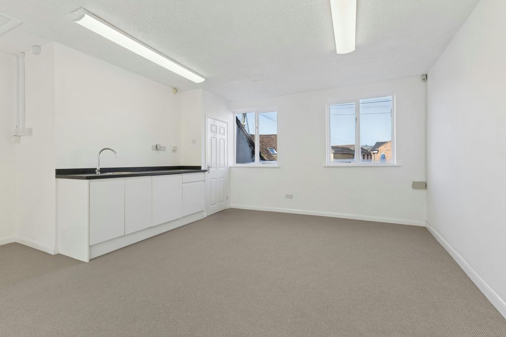 Property photo 3 of 7 104742_2 Dukes Place(8).Jpg