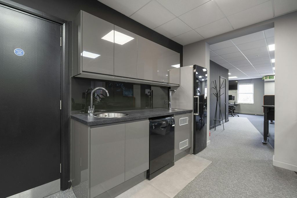 Property photo 3 of 5 Iwgka020925029.Jpg