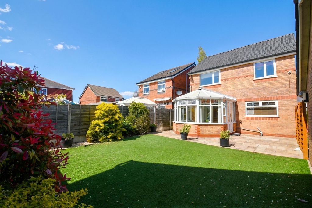 Property photo 2 of 31