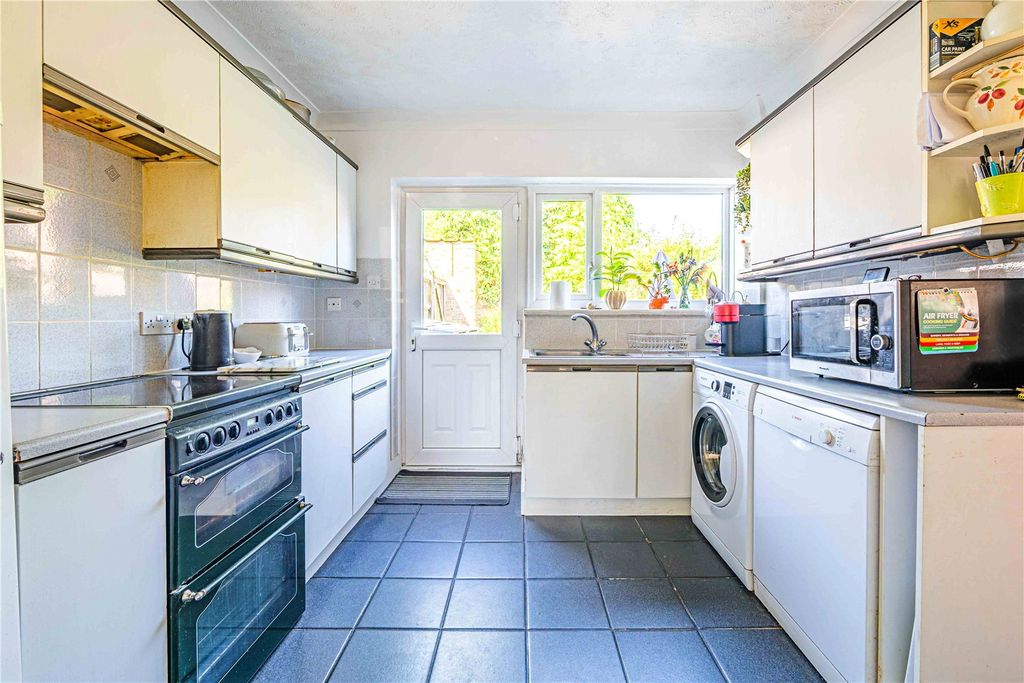 Property photo 3 of 16 Picture No. 29