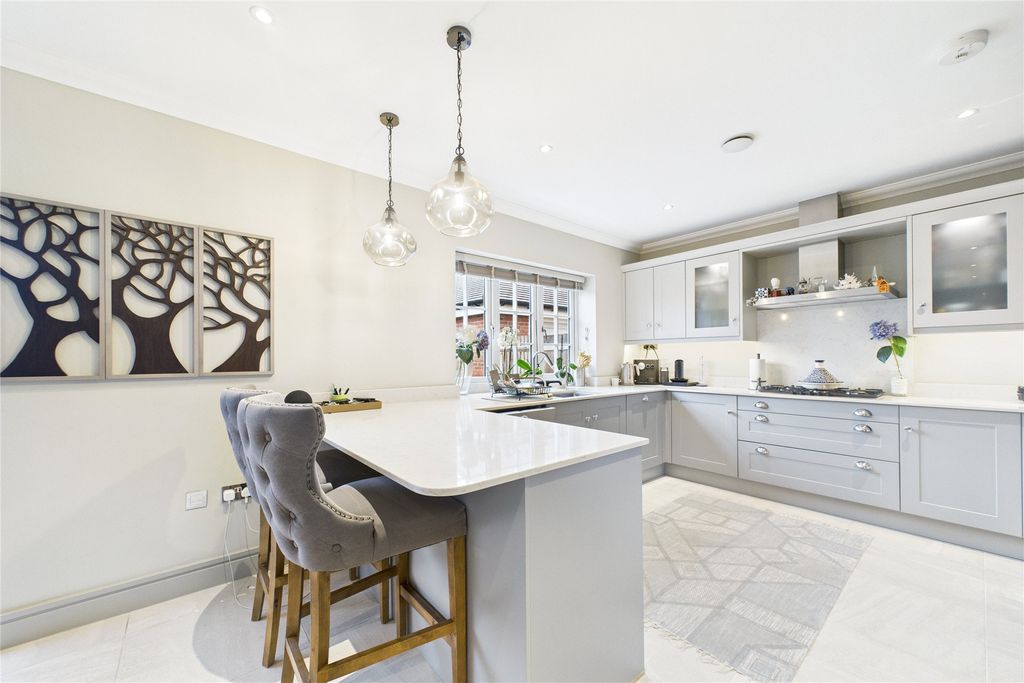 Property photo 3 of 15 Picture No. 12