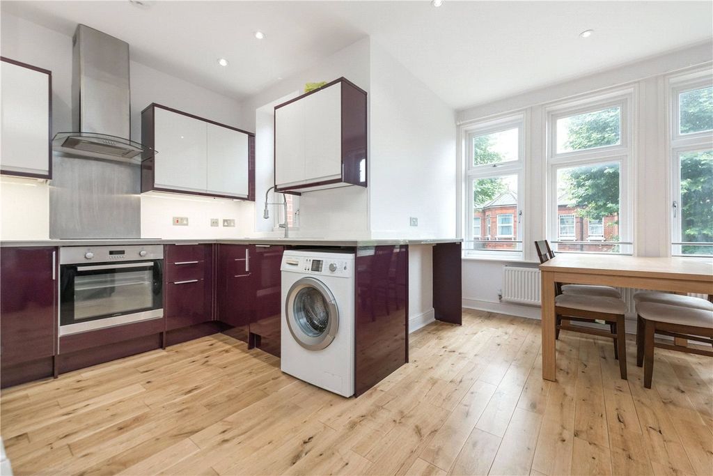 Property photo 2 of 11 Picture No. 17