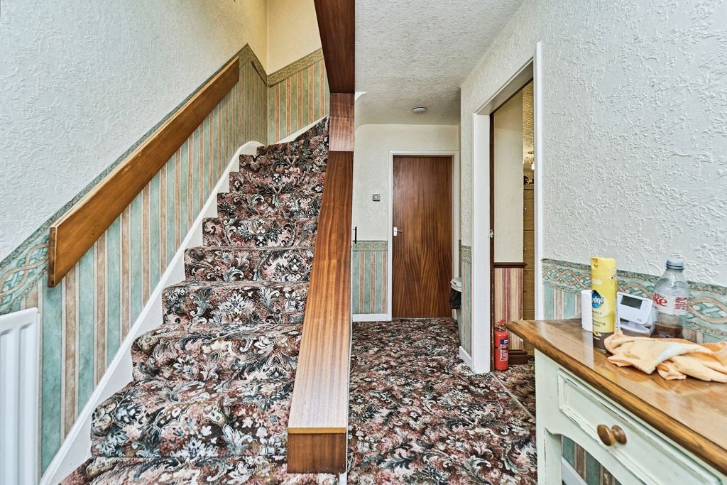 Property photo 2 of 21 Pbox-Img.Jpg