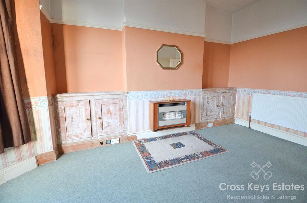 Property photo 3 of 13 Sitting Room