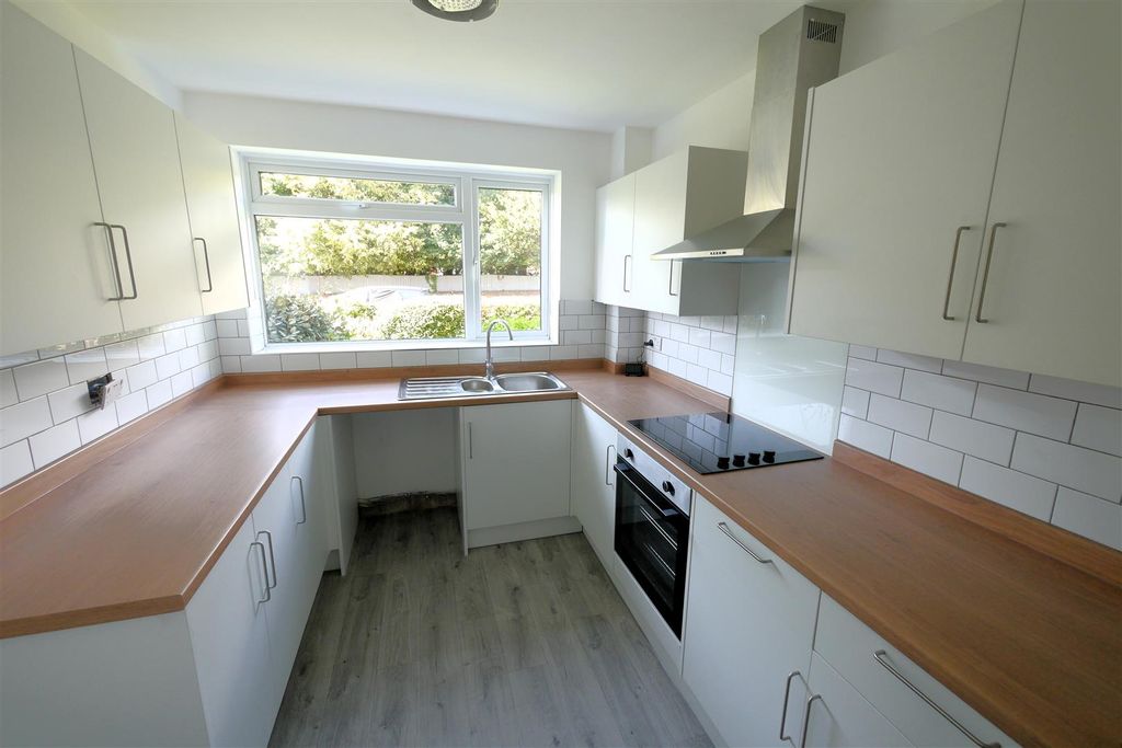 Property photo 2 of 11 Kitchem