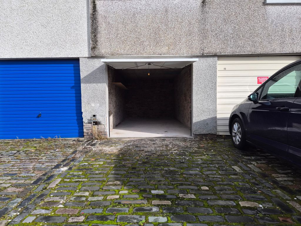 Property photo 2 of 5 Garage